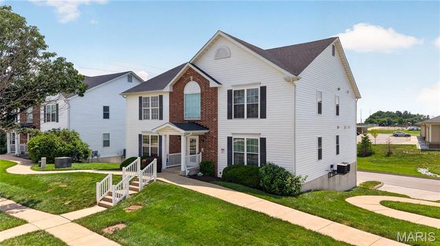 10 Homefield Gardens Drive 17N, O'fallon, MO 63366