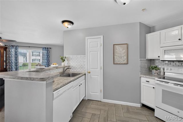 10 Homefield Gardens Drive 17N, O'fallon, MO 63366