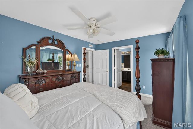 10 Homefield Gardens Drive 17N, O'fallon, MO 63366