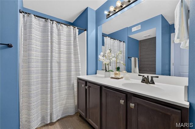 10 Homefield Gardens Drive 17N, O'fallon, MO 63366