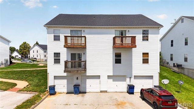 10 Homefield Gardens Drive 17N, O'fallon, MO 63366