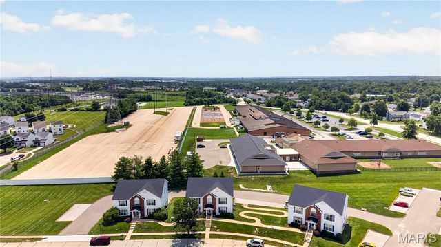 10 Homefield Gardens Drive 17N, O'fallon, MO 63366