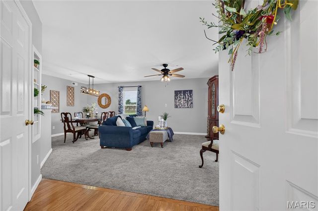 10 Homefield Gardens Drive 17N, O'fallon, MO 63366