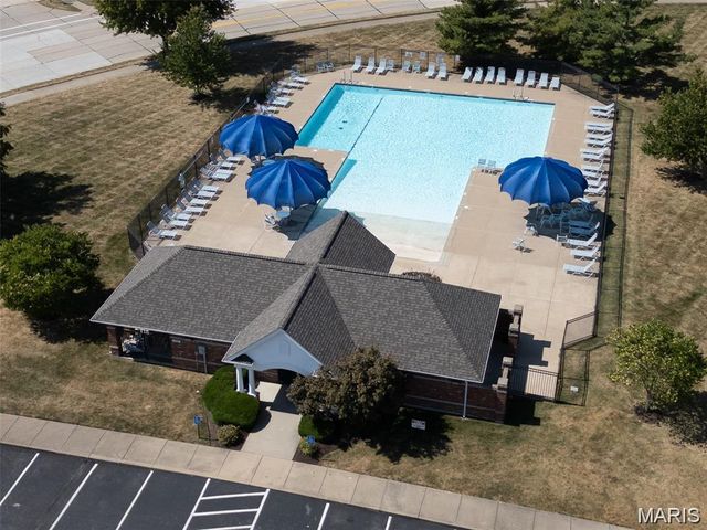 10 Homefield Gardens Drive 17N, O'fallon, MO 63366
