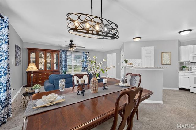 10 Homefield Gardens Drive 17N, O'fallon, MO 63366