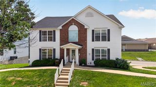 10 Homefield Gardens Drive 17N, O'fallon, MO 63366