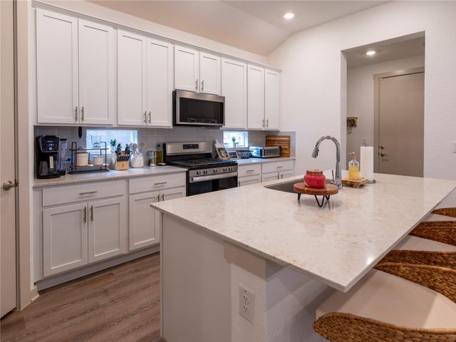 2113 Centerline LN, Georgetown, TX 78628