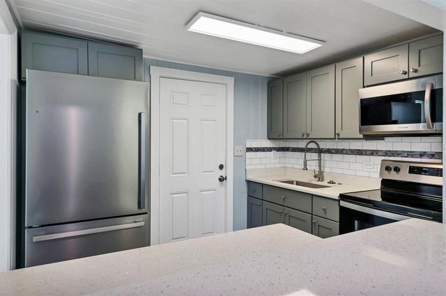 905 MYRTLE AVENUE, Venice, FL 34285