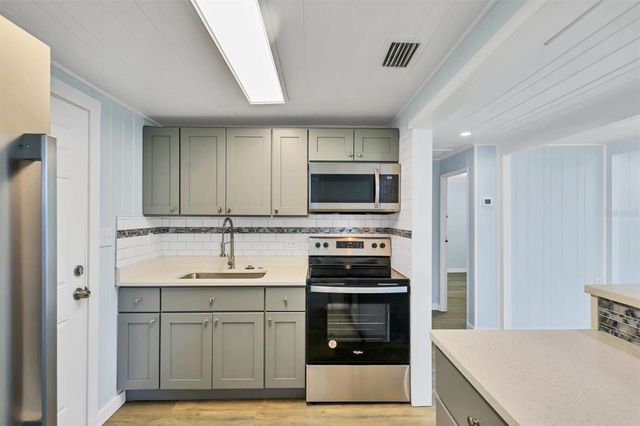 905 MYRTLE AVENUE, Venice, FL 34285