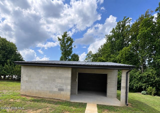 3210 Grapevine Court W, Wilson, NC 27893