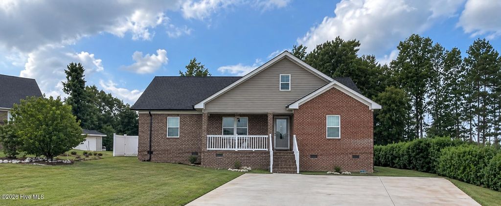 3210 Grapevine Court W, Wilson, NC 27893