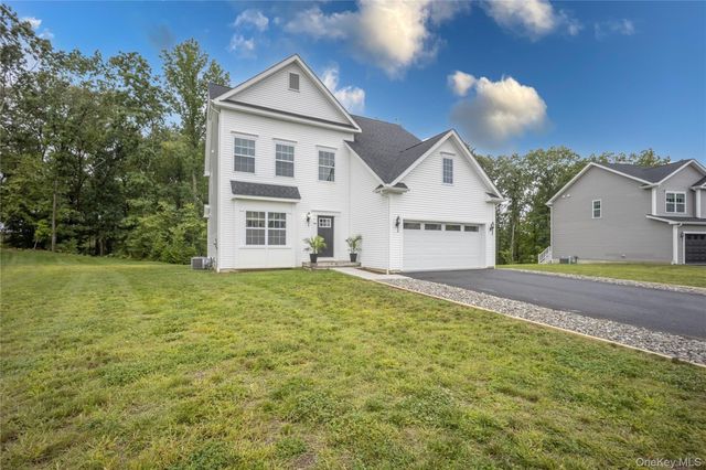18 Page Court, Poughkeepsie, NY 12603