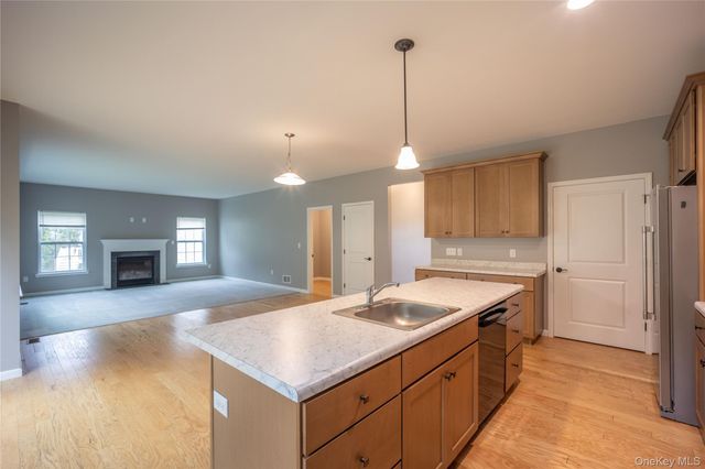 18 Page Court, Poughkeepsie, NY 12603