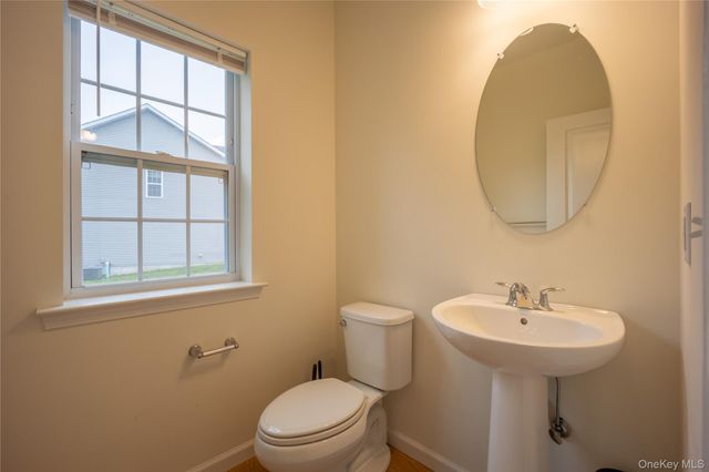 18 Page Court, Poughkeepsie, NY 12603
