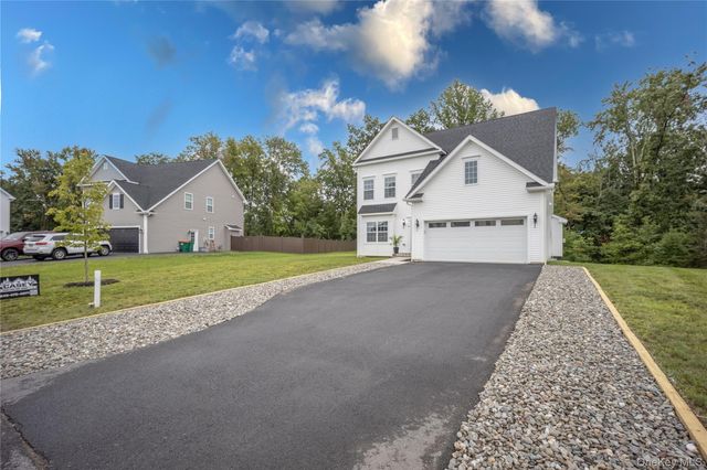 18 Page Court, Poughkeepsie, NY 12603