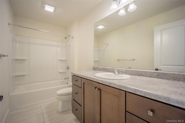 18 Page Court, Poughkeepsie, NY 12603