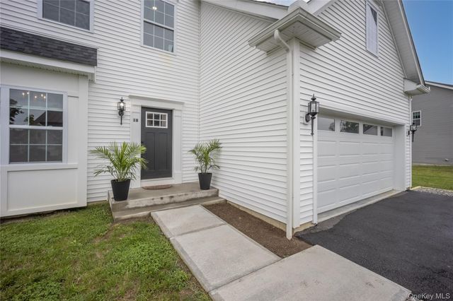 18 Page Court, Poughkeepsie, NY 12603
