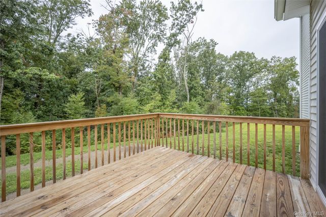 18 Page Court, Poughkeepsie, NY 12603