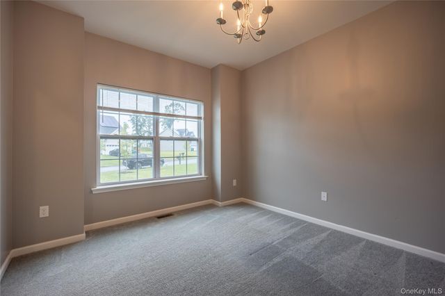 18 Page Court, Poughkeepsie, NY 12603
