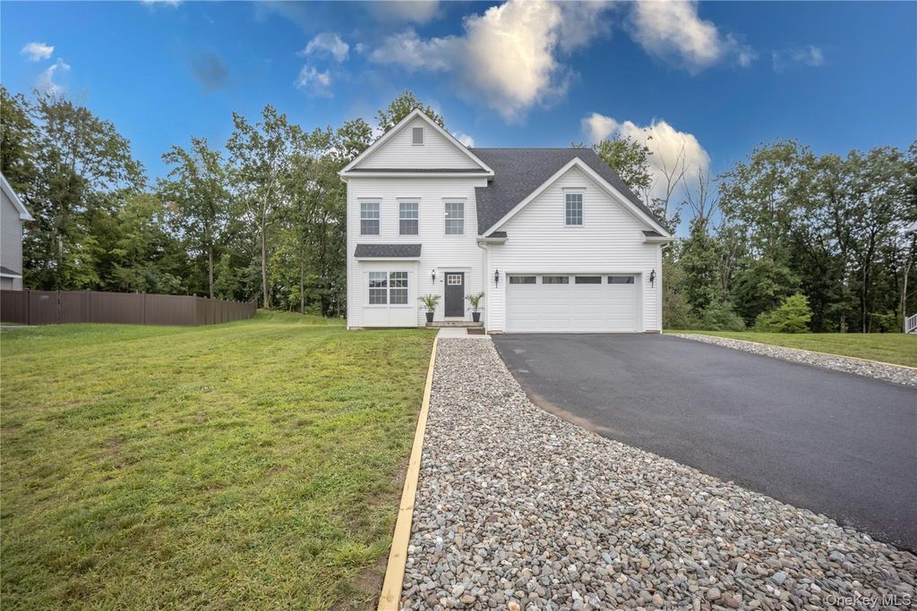 18 Page Court, Poughkeepsie, NY 12603