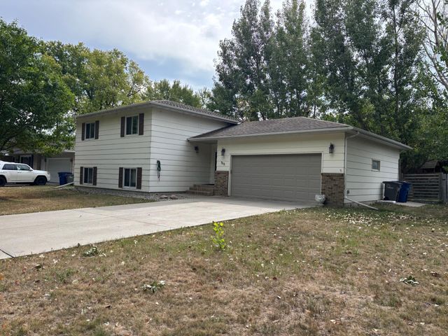 315 Brook Avenue, Moorhead, MN 56560