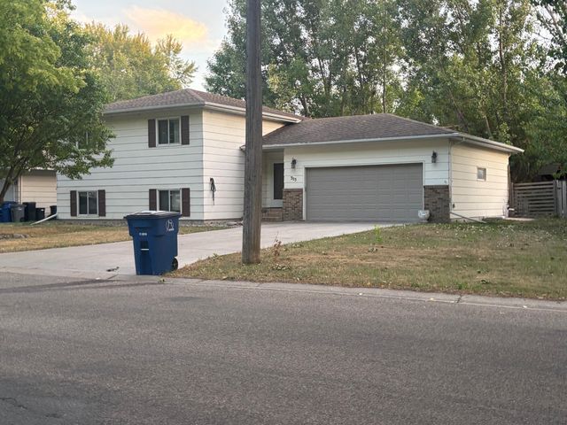 315 Brook Avenue, Moorhead, MN 56560