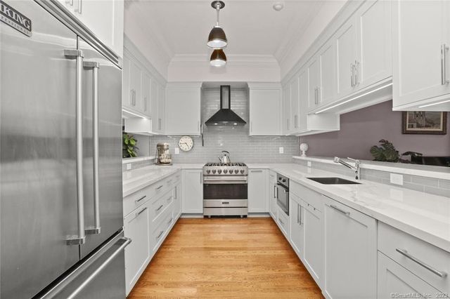 177 Railroad Avenue C, Greenwich, CT 06830