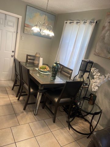 390 NE 42nd Court A-b, Oakland Park, FL 33334