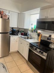 390 NE 42nd Court A-b, Oakland Park, FL 33334