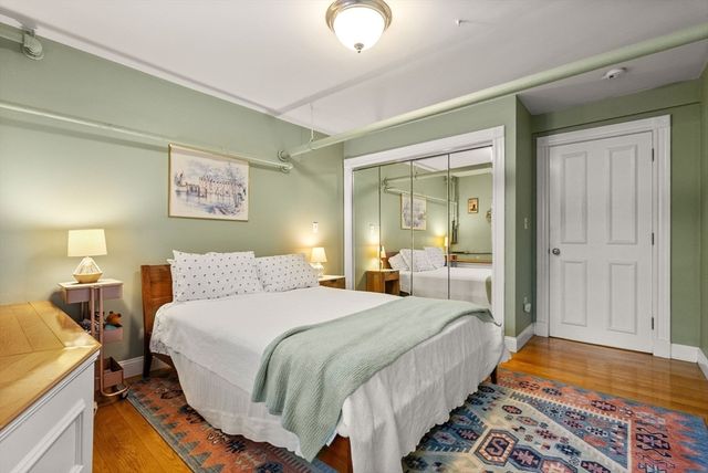 16 Garrison Rd 8, Brookline, MA 02445