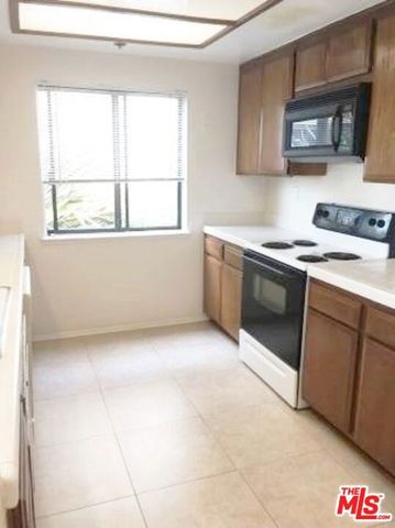 140 The Village 208, Redondo Beach, CA 90277