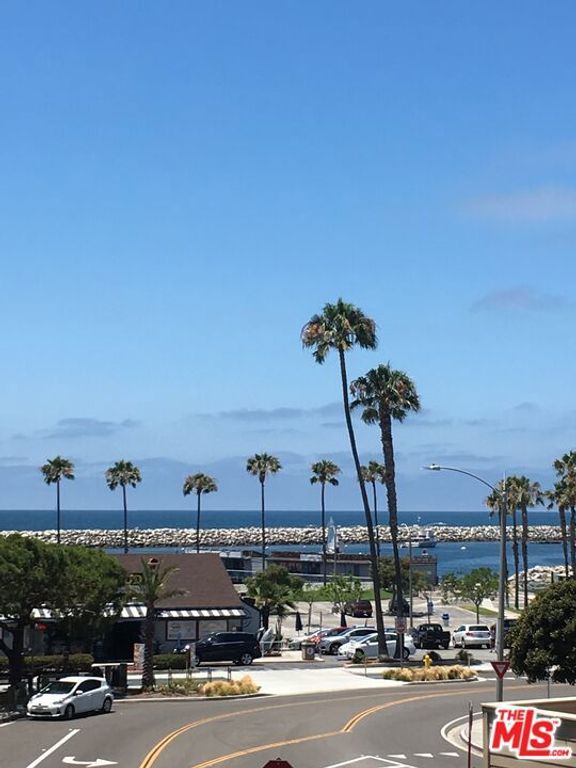 140 The Village 208, Redondo Beach, CA 90277