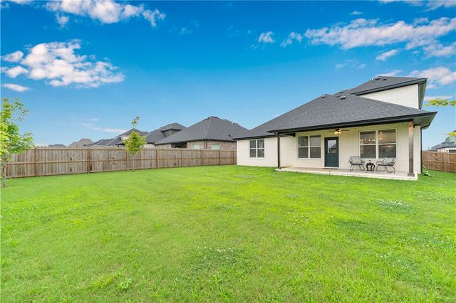 1111 Mammoth Street, Bentonville, AR 72713