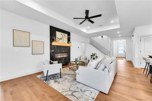 1111 Mammoth Street, Bentonville, AR 72713
