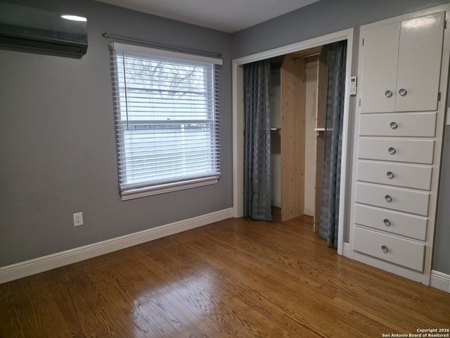 531 Gilbert, San Antonio, TX 78213