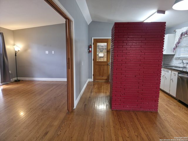 531 Gilbert, San Antonio, TX 78213