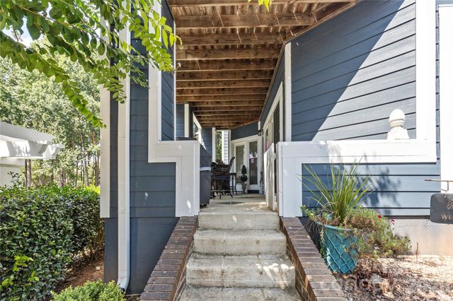 719 Southwest Drive, Davidson, NC 28036