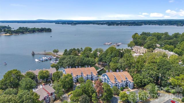 719 Southwest Drive, Davidson, NC 28036