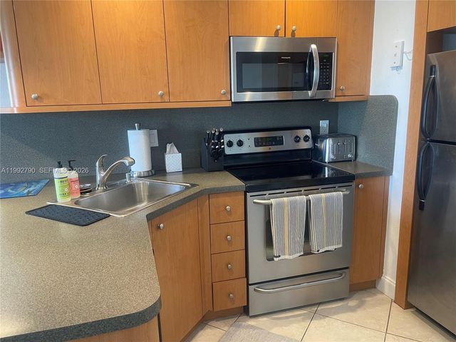 2900 NE 30th St B7, Fort Lauderdale, FL 33306