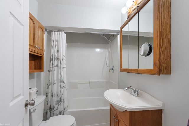 22415 Stephens Street, Saint Clair Shores, MI 48080