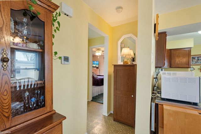 22415 Stephens Street, Saint Clair Shores, MI 48080