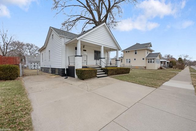 22415 Stephens Street, Saint Clair Shores, MI 48080