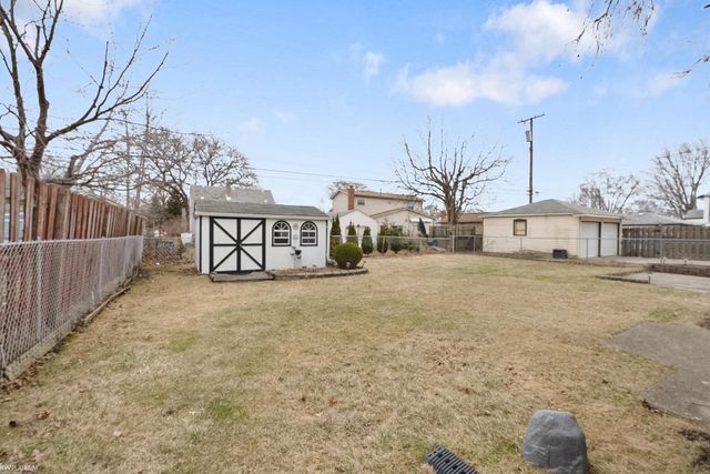 22415 Stephens Street, Saint Clair Shores, MI 48080