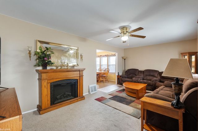 22415 Stephens Street, Saint Clair Shores, MI 48080