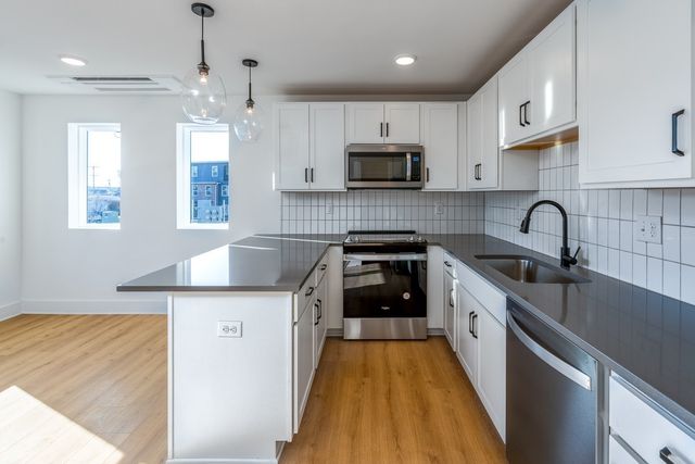 102 Duke St Apt 8, Nashville, TN 37207