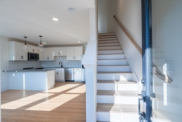 102 Duke St Apt 8, Nashville, TN 37207