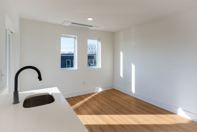 102 Duke St Apt 8, Nashville, TN 37207