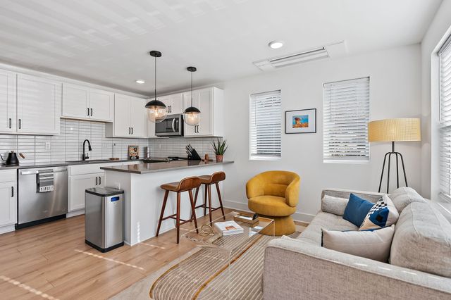 102 Duke St Apt 8, Nashville, TN 37207
