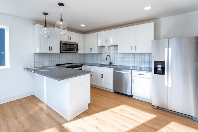 102 Duke St Apt 8, Nashville, TN 37207