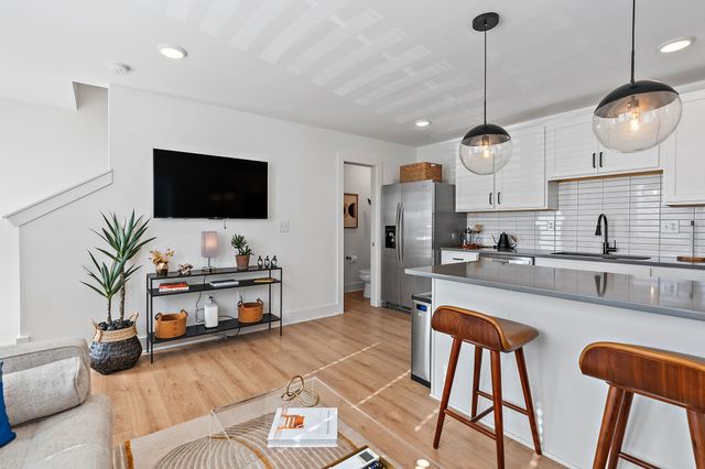 102 Duke St Apt 8, Nashville, TN 37207
